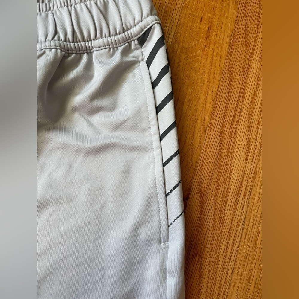 Gymshark Athletic Tapered Pants - NWOT - Picture 3 of 9